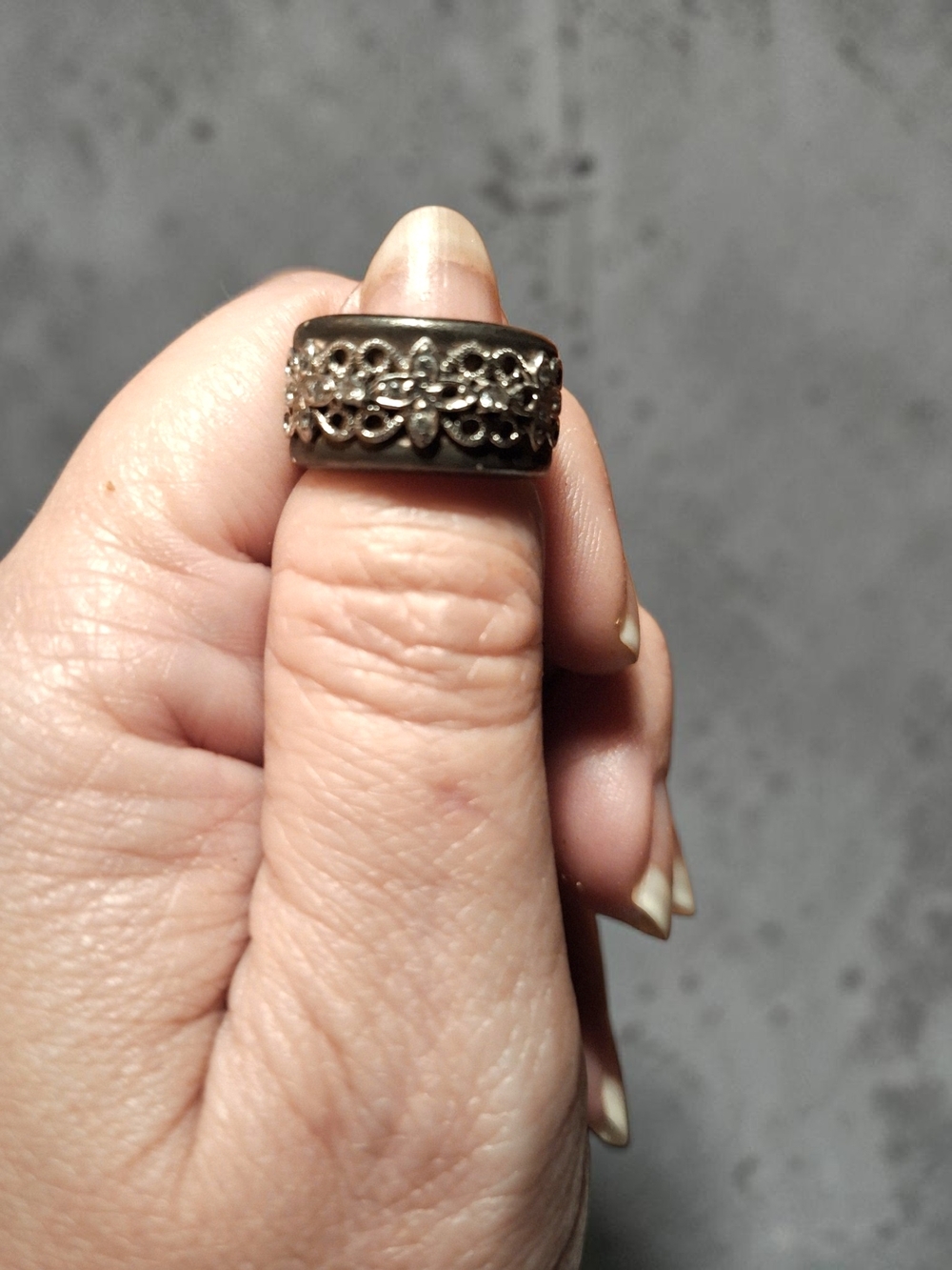 VINTAGE EDWARDIAN Wide Filigree Band Ring in SILVER!